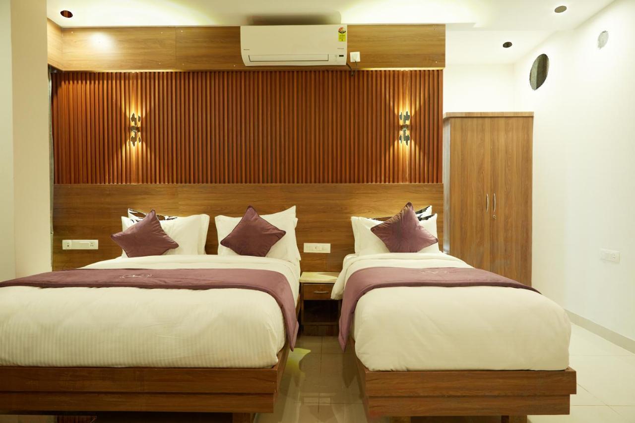 Vovo Premier Hotel Bangalore Exteriör bild