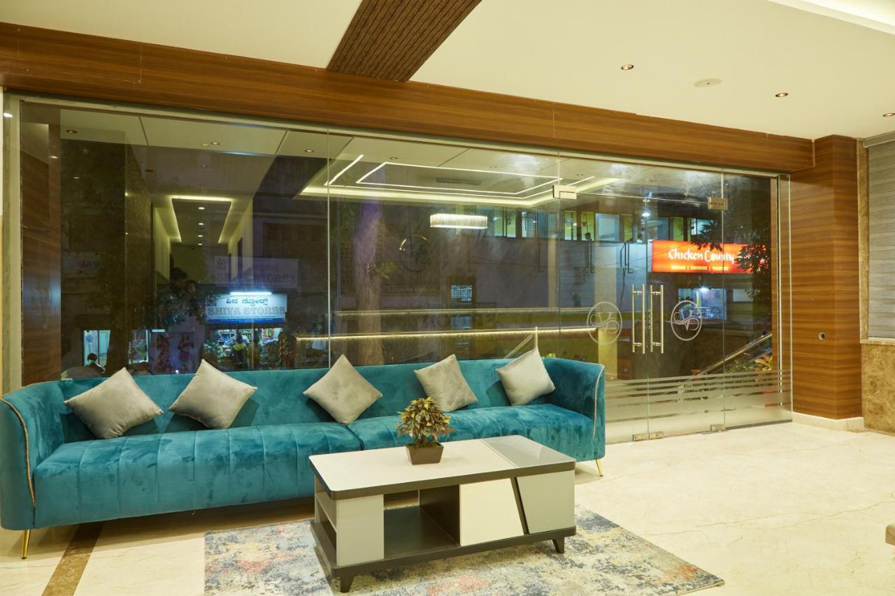 Vovo Premier Hotel Bangalore Exteriör bild