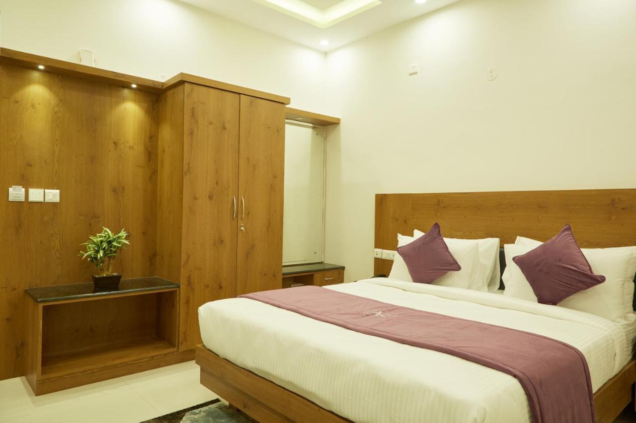Vovo Premier Hotel Bangalore Exteriör bild